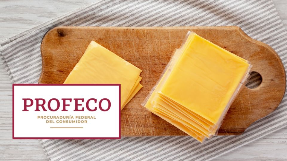 La Profeco examinó 40 marcas de queso americano e imitaciones de queso americano.