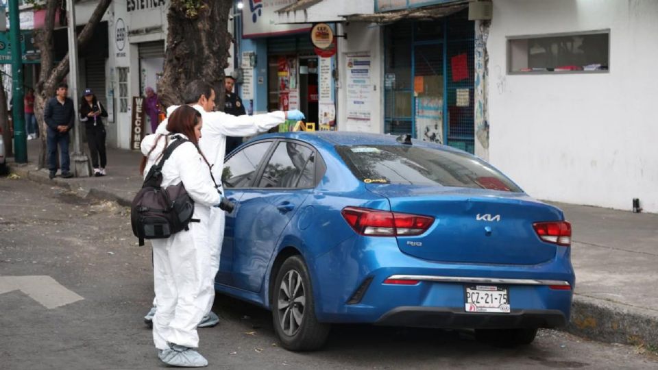 Los oficiales encontraron el auto en avenida Libertad 696 y Avenida Camarones.