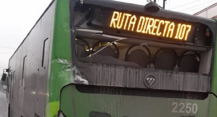 Choque de Ruta 107 con una camioneta en Santa Catarina deja a dos pasajeros lesionados