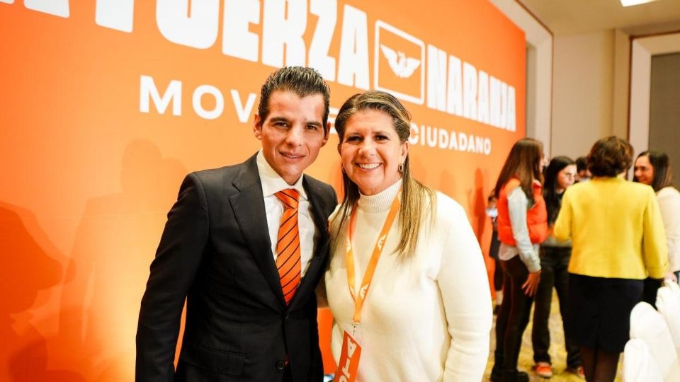 Izquierda a derecha, Miguel Ángel Flores Serna y Martha Herrera.