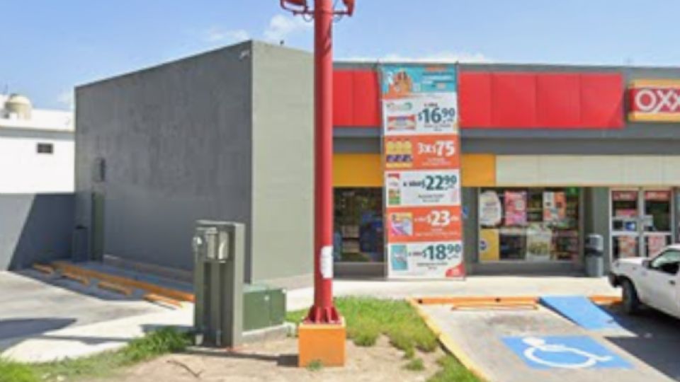 Elementos de la Policía de Santa Catarina rescataron a un empleado de tienda que fue privado de la libertad por dos hombres tras un robo de cerveza.