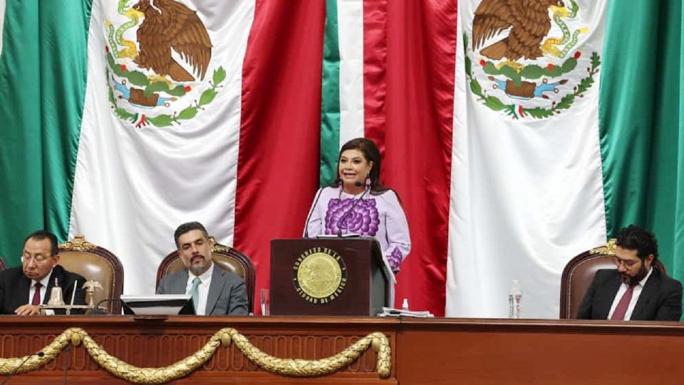 Clara Brugada presenta informe en el Congreso de la CDMX.