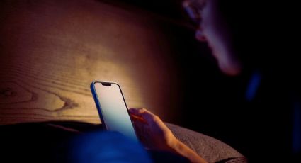¿Qué es el “vamping” provocado por usar el celular antes de dormir?