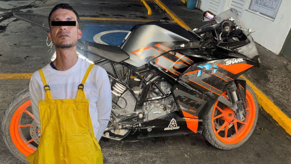 Los oficiales lograron detener al sospechoso gracias al sistema C4, que confirmó que la moto fue robada en San Nicolás.