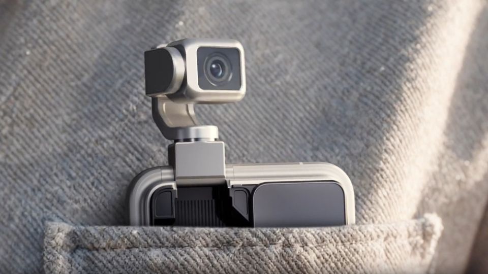 Honor presenta Robot Phone y su propuesta de cámara: un brazo robótico con gran mobilidad.