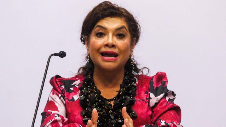 La jefa del Gobierno, Clara Brugada Molina; dió el banderazo de salida a la ayuda de camiones y cuadrillas de ayuda al Estado de Veracruz.