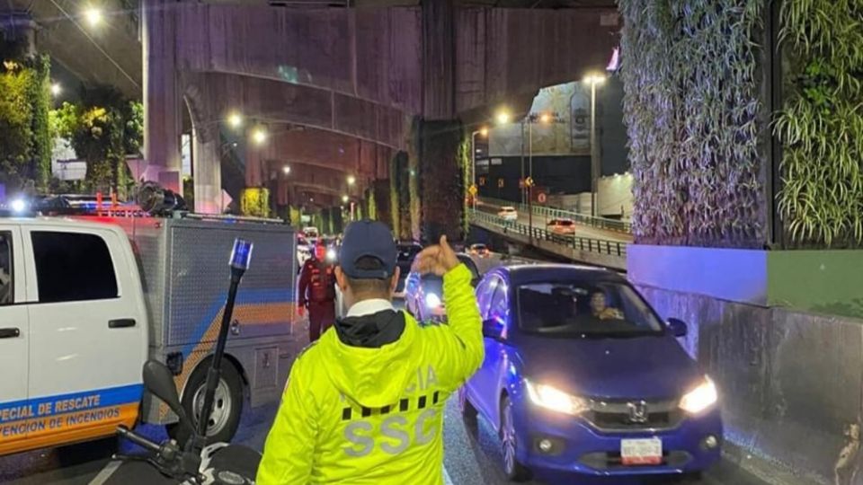 Al lugar se presentó el alcalde en Álvaro Obregón, Javier López Casarín, quien mencionó que las investigaciones están en curso.