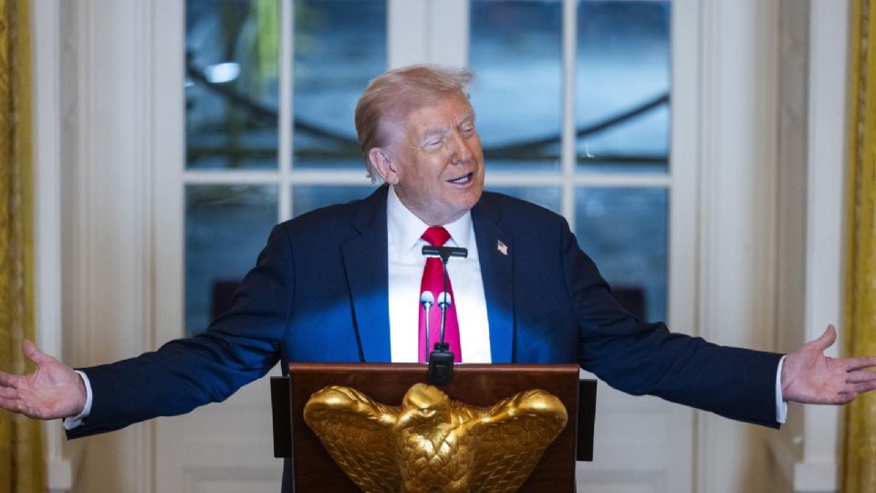 Trump bromea que tras ataques a botes cerca de Venezuela.