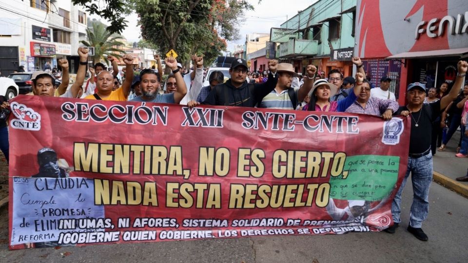 Maestros de la CNTE amenazan con boicotear el Mundial 2026 de futbol.