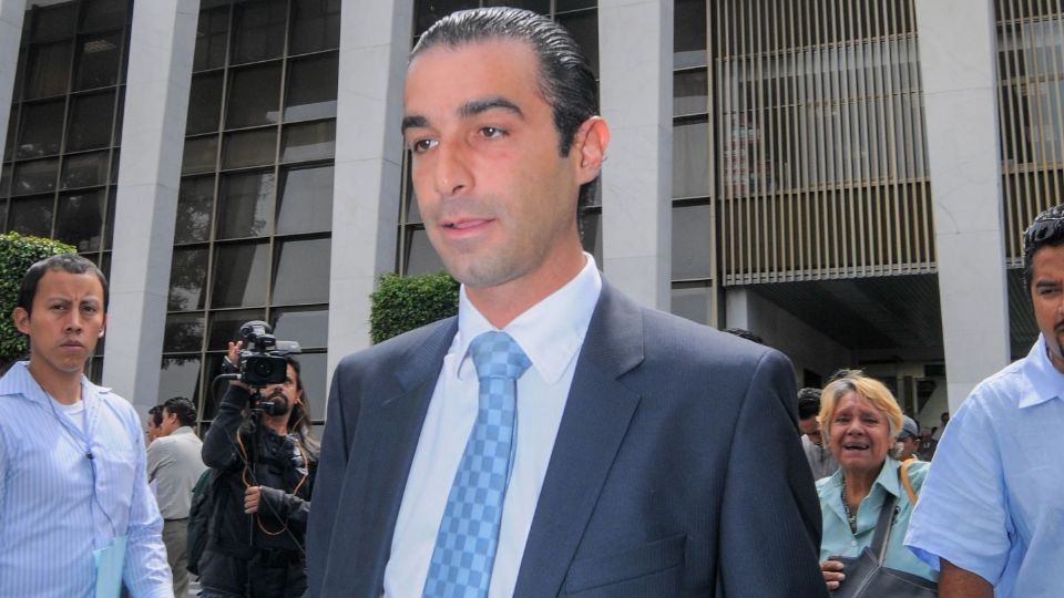 El detenido contará con asistencia legal de un abogado de oficio quien lo estará representado en la audiencia inicial.