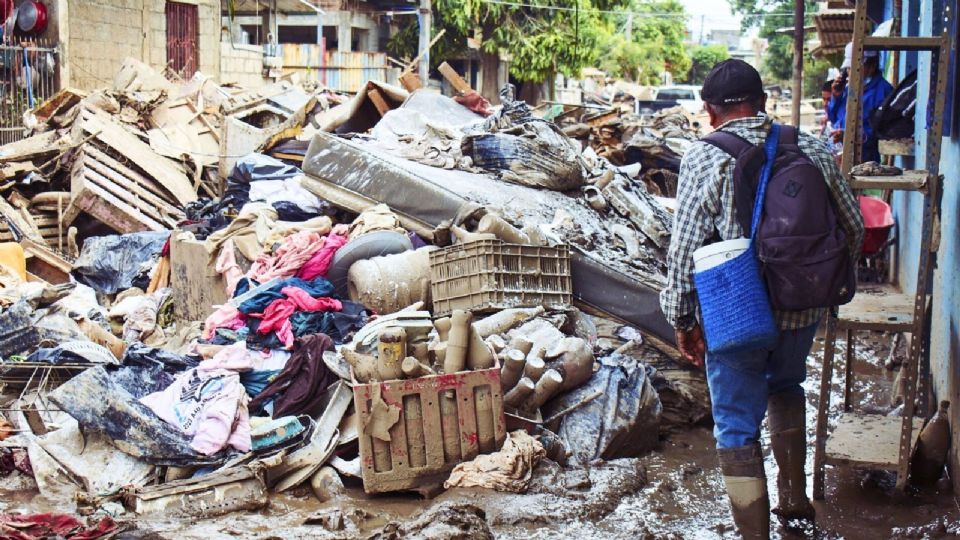 La Secretaría de la Defensa Nacional informó que 8 mil 389 efectivos del Ejército están movilizados dentro del Plan DN-III-E  en las zonas afectadas.