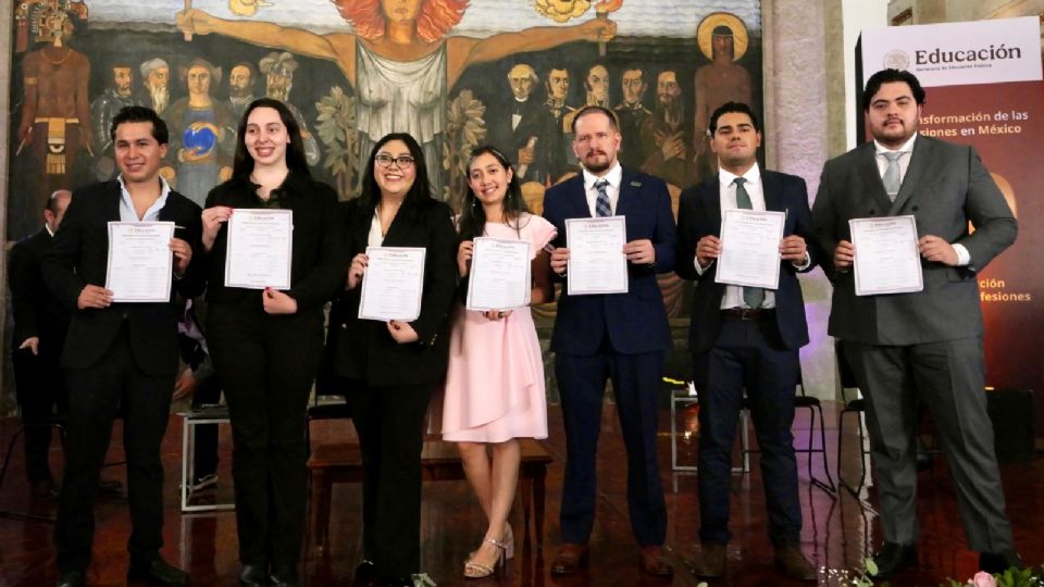 SEP implementa Constancia de Situación Profesional.