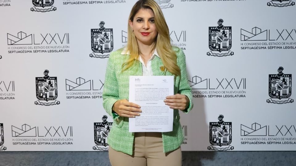 La diputada Melisa Peña propuso una reforma a la Ley de Movilidad para garantizar espacios de espera seguros y confortables en el transporte público de Nuevo León.