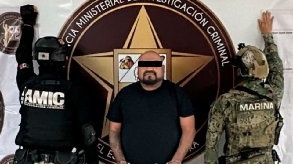 Mediante labores de inteligencia e investigación, se identificó un domicilio en la colonia Buenos Aires en el municipio de Nogales, donde se resguardaba Félix Romero.