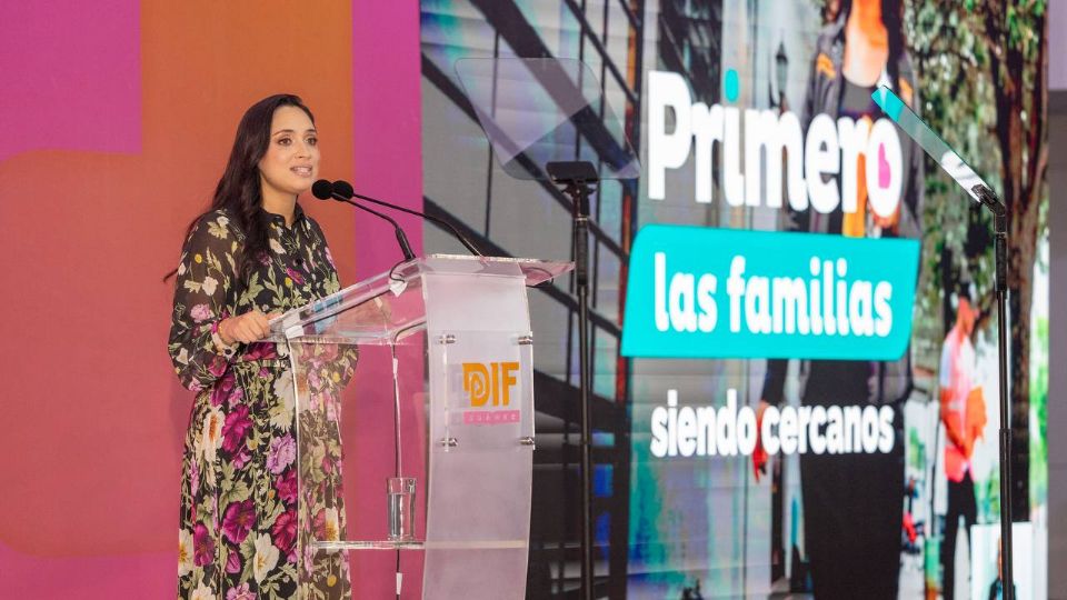 Mónica Oyervides Acosta, presidenta del DIF Juárez, rindió su Primer Informe de Actividades destacando un año de reconstrucción y apoyo a familias.