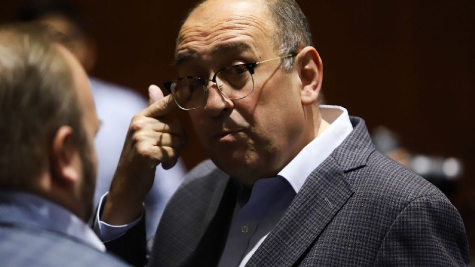 El coordinador del tricolor en San Lázaro reviró a Noroña diciéndole “misógino” y arremetiendo contra él por “escudarse”.