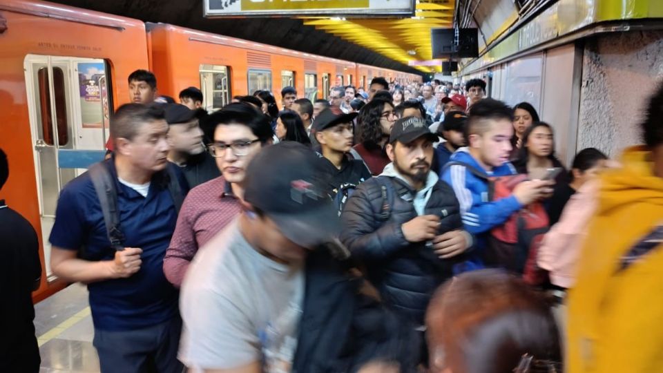 La persona que se aventó está en calidad de desconocida y se espera que sea identificada en el anfiteatro ministerial.