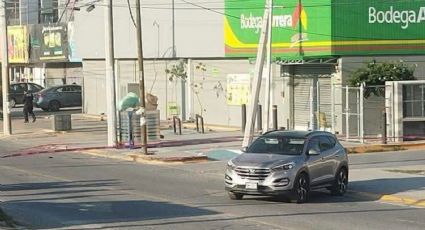 Asesinan a mujer afuera de supermercado en Santa Catarina, una más resulta lesionada