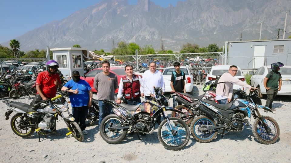 El alcalde de García, Manuel Guerra Cavazos, anunció el programa “Recupera la mamalona”, con descuentos del 50% para liberar autos del corralón municipal durante octubre y noviembre.