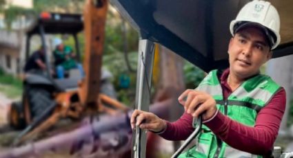 VIDEO | Santos Tavares, alcalde de Emiliano Zapata, derriba poste de luz al intentar operar una maquinaria pesada