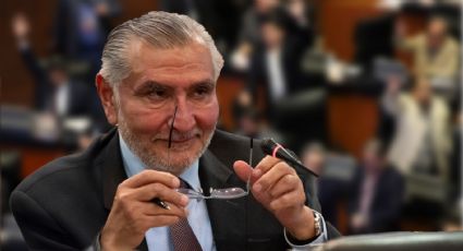 ¡In fraganti! Adán Augusto es captado de nuevo 'distraído' en el Senado; esto es lo que veía