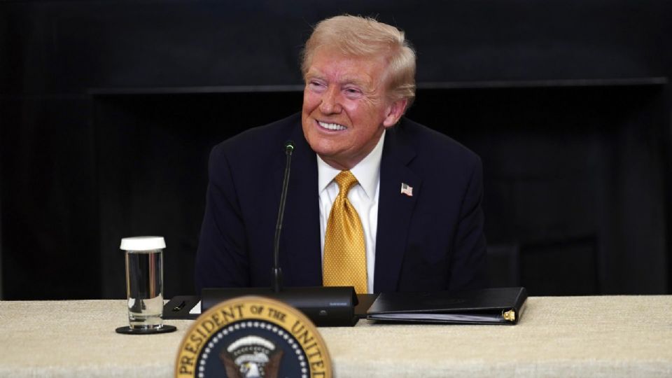 Trump advirtió que podría aumentar al 100 % los impuestos a productos chinos a partir del 1 de noviembre .