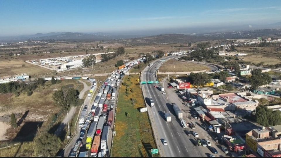 ¡Atención! Cierran la México-Querétaro hoy 24 de octubre: rutas alternas y cómo va el tráfico