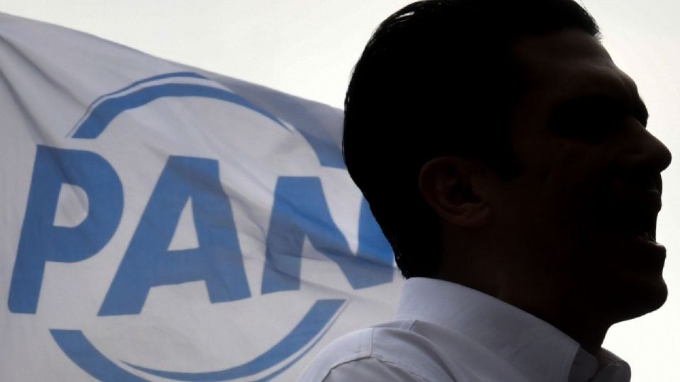 Ese autoritarismo es tan inmoral como hipócrita, doloso y sospechoso. Ese es
el verdadero problema del PAN, el PAN.