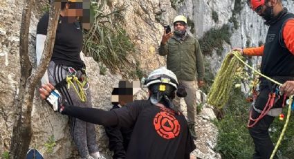 Rescatan a persona lesionada en el Nido de los Aguiluchos, en la Huasteca
