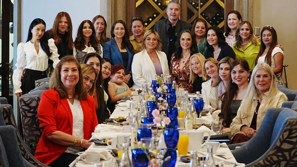 El senador Waldo Fernández González reafirmó su compromiso con la equidad de género y el bienestar social durante su encuentro con la Colectiva 50+1