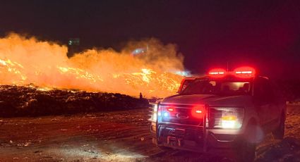 Incendio consume basura de SIMEPRODE en Salinas Victoria