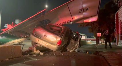 Camioneta se estrella en Constitución, dejan abandonada la unidad en el centro de Monterrey