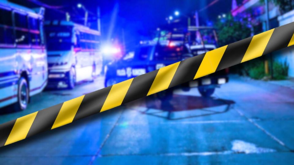 Elementos de seguridad revisan el área donde fueron localizados al menos 12 casquillos percutidos.