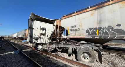 Tráiler choca con tren en Salinas Victoria; un hombre pierde la vida