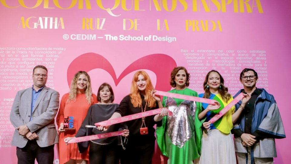 La exposición “El Color que nos Inspira” de Ágatha Ruiz de la Prada llena de color la Nave Generadores del Parque Fundidora en el marco del Festival Santa Lucía 2025.