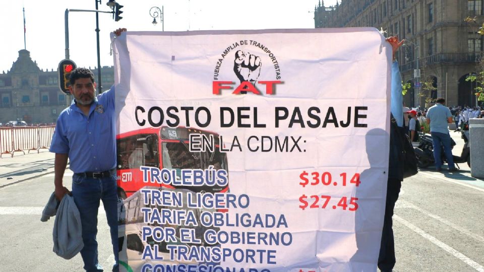 Transportistas exigen aumento a tarifa del transporte público.