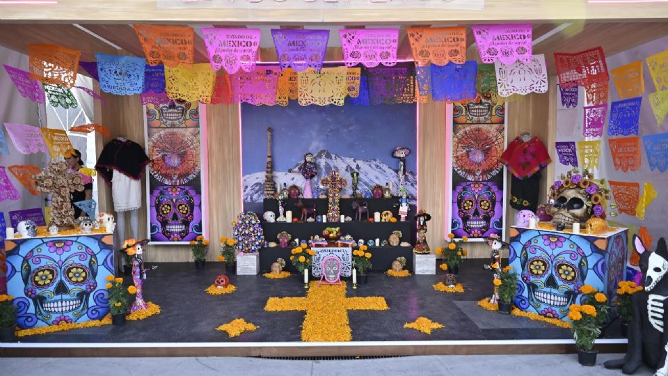 Hasta el 4 de noviembre, el público también podrá admirar la Ofrenda Monumental instalada en el Palacio de Gobierno.