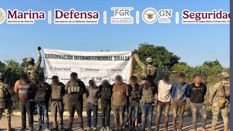 Fueron aseguradas armas, vehículos y motocicletas.