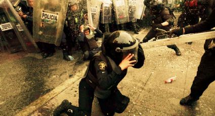 Sólo permanecen 5 policías hospitalizados tras agresiones en el Zócalo por marcha del 2 de octubre