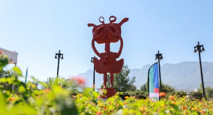 Niña cangrejo: quién es el artista que creó la escultura monumental en San Pedro Garza García