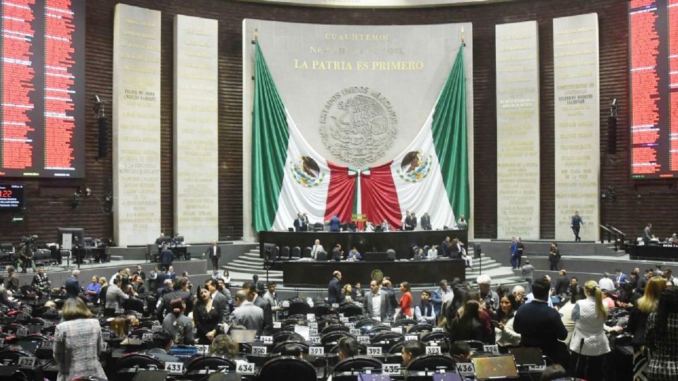 En la Cámara de Diputados, Morena y aliados aprueban en lo general la reforma a la Ley de Amparo.