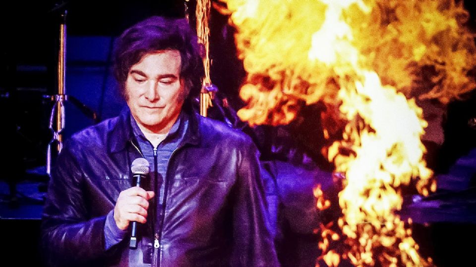 Javier Milei, presidente de Argentina, ofrece concierto.