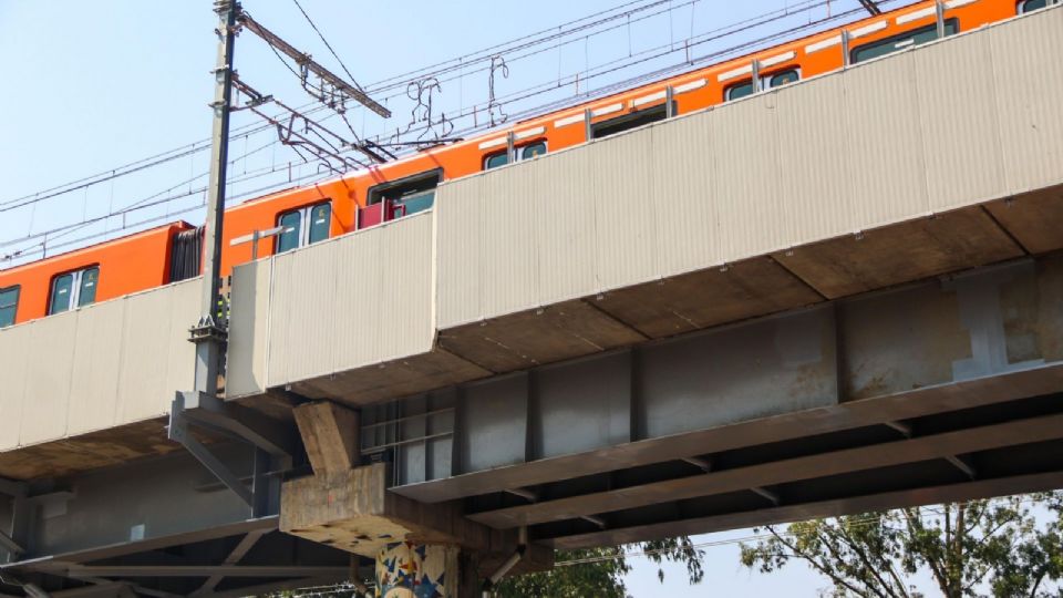 Vista del tramo elevado de la Línea 12 del Metro CDMX.
