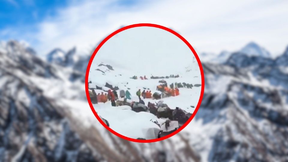 Una tormenta de nieve azotó la noche del 4 de octubre dejando incomunicados a los grupos de turistas que se disponían a subir al Everest.