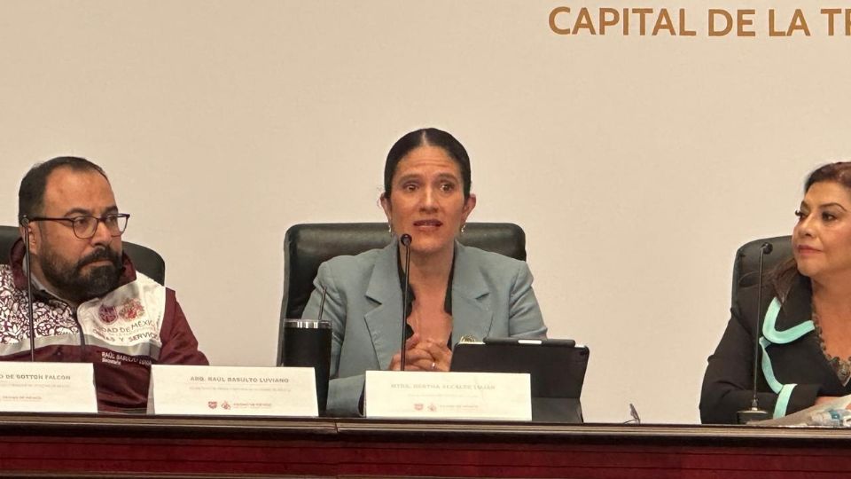 Bertha Alcalde, fiscal de la CDMX, justifica la reserva de la información del accidente de la pipa en Iztapalapa.