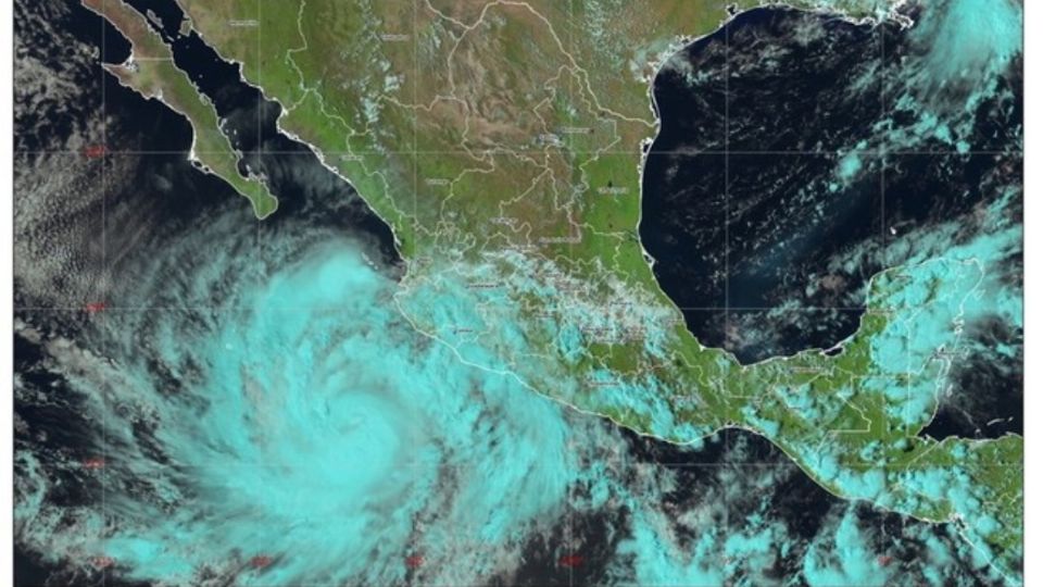 Huracán Priscilla provocará “Tormenta Negra” en varios estados del país