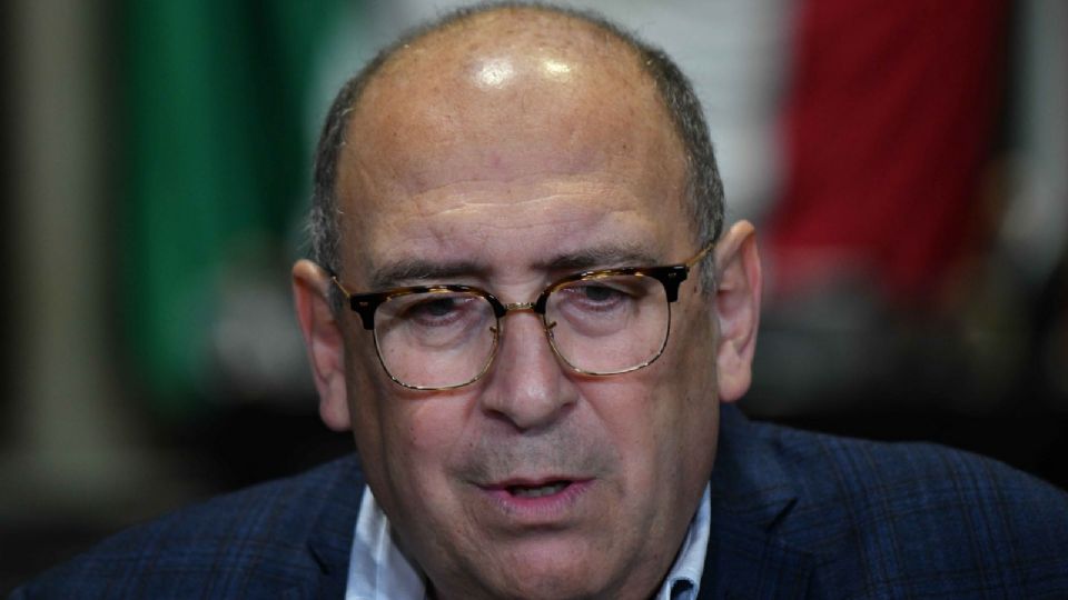 Imposición de la reforma al amparo es un paso más a la dictadura, advierte el coordinador Rubén Moreira.