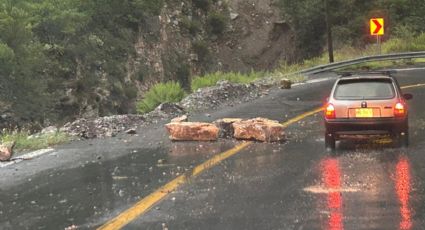 Alertan por deslave en la Carretera Linares–Iturbide: un carril permanece bloqueado
