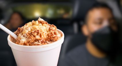 Con un elote, conductor de app consuela a pasajera al saber que anexaron a su novio | VIDEO