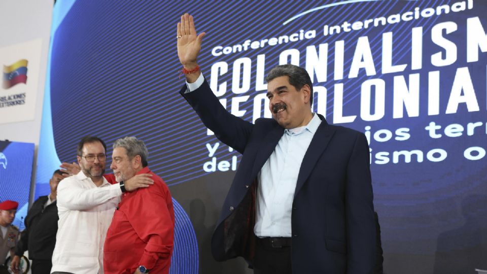 Maduro dice estar seguro de que 'agresión' de EE.UU. es para imponer 'gobiernos títeres'.